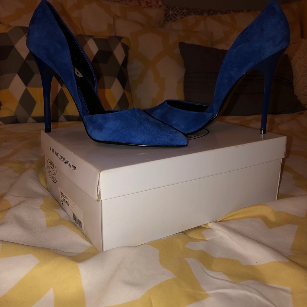 Steve Madden Suede Royal Blue Pumps
